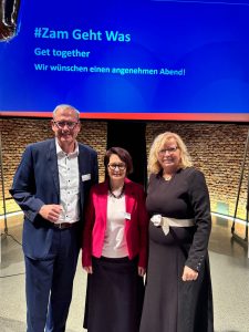 24.10.2024 Festveranstaltung 100 Jahre Der Paritätische in Bayern - Thomas Zöller, MdL, Margit Berndl (Vorstand DER PARITÄTISCHE), Gabi Schmidt MdL